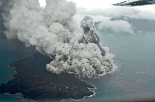 Gunung Anak Krakatau saat erupsi beberapa waktu lalu.(Foto: Ant)