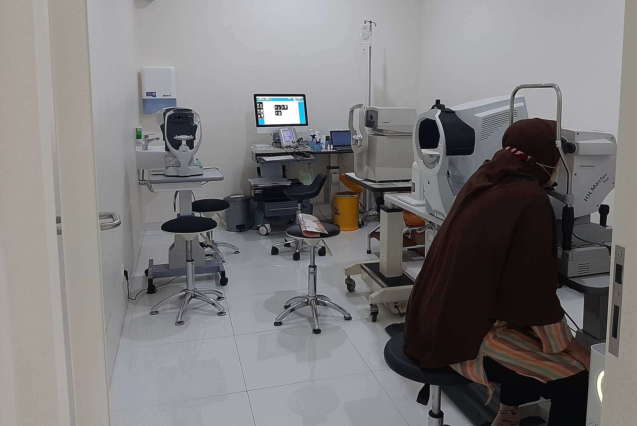 Salah satu ruang pemeriksaan penunjang dalam unit penunjang diagnostik dan terapi. (Foto: Pita Sari/Ngopibareng.id)