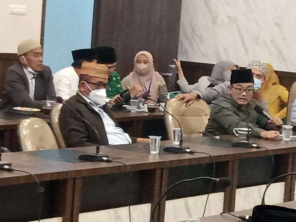 Rapat di PWNU Jawa Timur Persiapan Harlah ke-99 NU. (Foto:reading/Ngopibareng.ID)