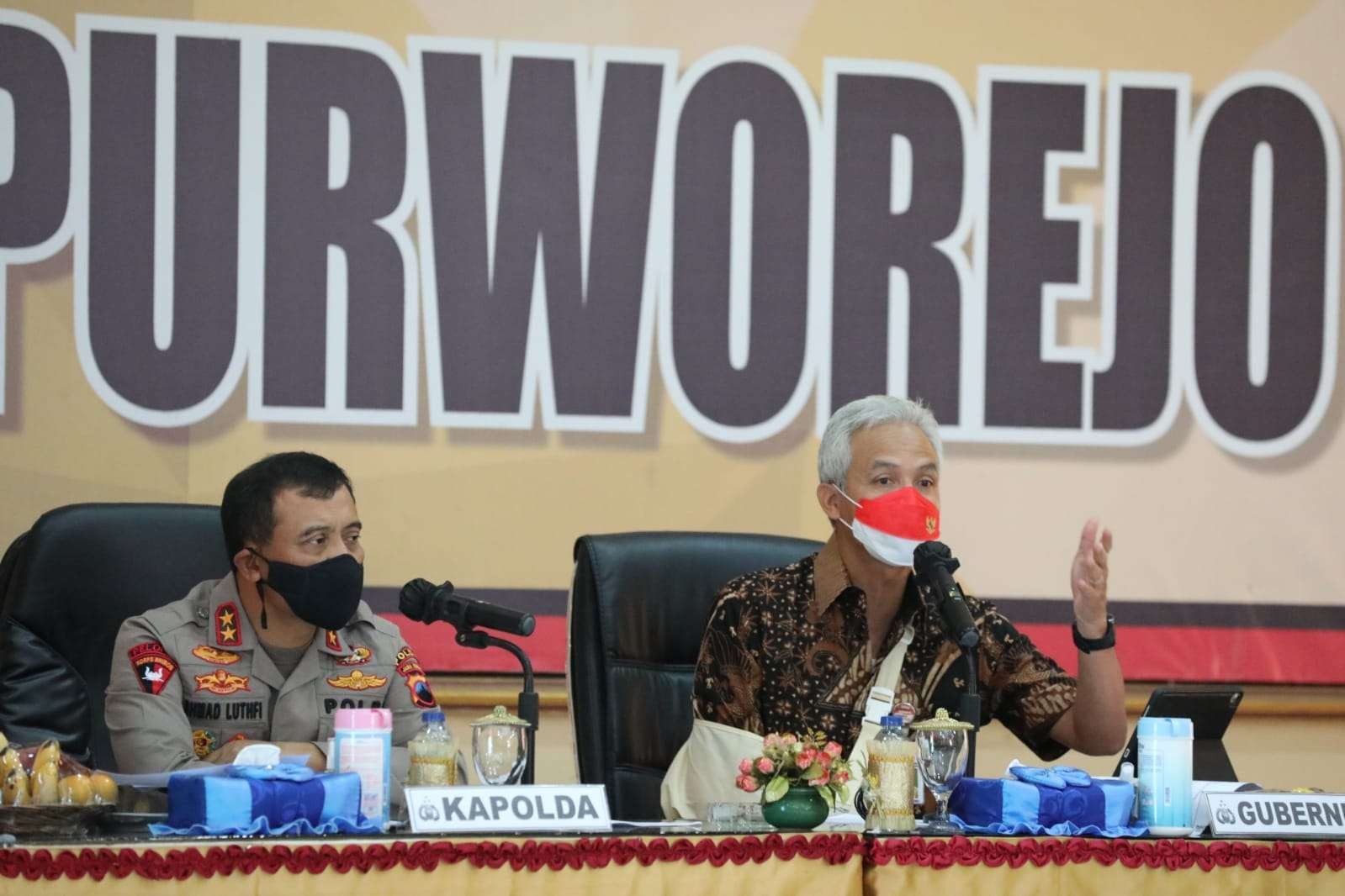 Gubernur dan Kapolda Jateng gelar konferensi pers terkait warga Wadas di Mapolres Purworejo. (Foto: Dok Jateng)