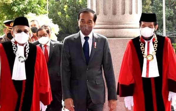 Presiden Jokowi tiba di Gedung MK ( foto: Setpres)