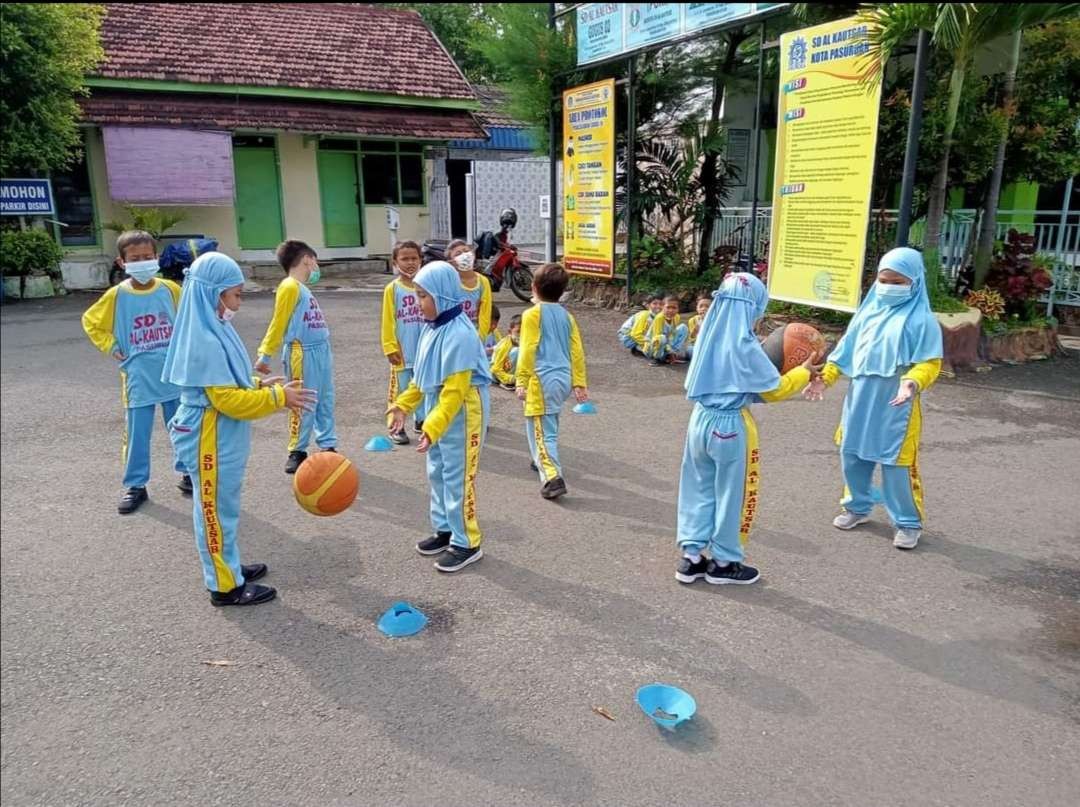 Aktifitas siswa di salah satu sekolah di Kota Pasuruan (istimewa)