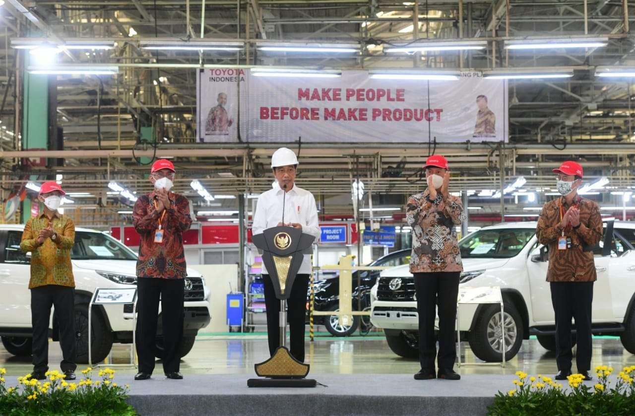 Presiden Joko Widodo saat memberikan sambutan di acara peresmian pencapaian produksi ekspor dua juta unit Toyota Fortuner, Selasa 15 Januari 2022. (Foto: Istimewa)