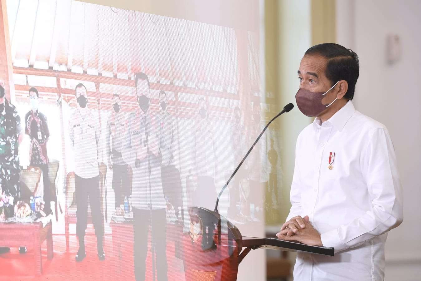 Presiden Jokowi pantau vaksinasi di daerah melalui video conference dari  Istana Kepresidenan Bogor. (Foto: Setpres)