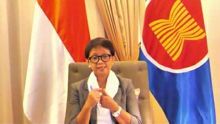 Menlu RI Retno Marsudi saat menyampaikan keterangan pers terkait rencana Presiden Ukraina mengunjungi Indonesia tahun ini. (Foto:Kemlu-RI)