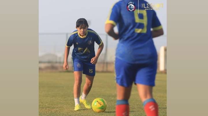 Rekrutan anyar Arema FC Putri, Helsya Maesaroh saat menjalani sesi latihan di Turki (Instagram: @aremafcwomen)