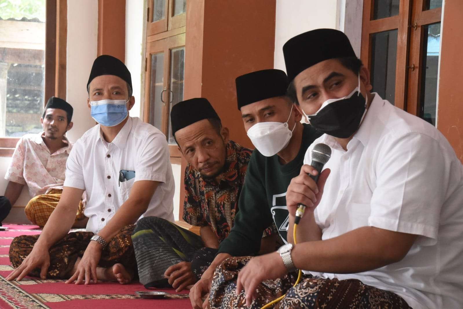 Wakil Gubernur Jawa Tengah, Taj Yasin Maimoen mendengarkan keluhan warga terkait polemik di Wadas. (Foto: Istimewa)