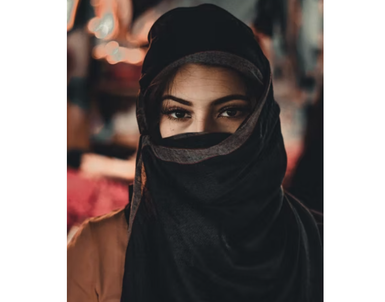 Ilustrasi perempuan berhijab (Foto: unsplash.com)