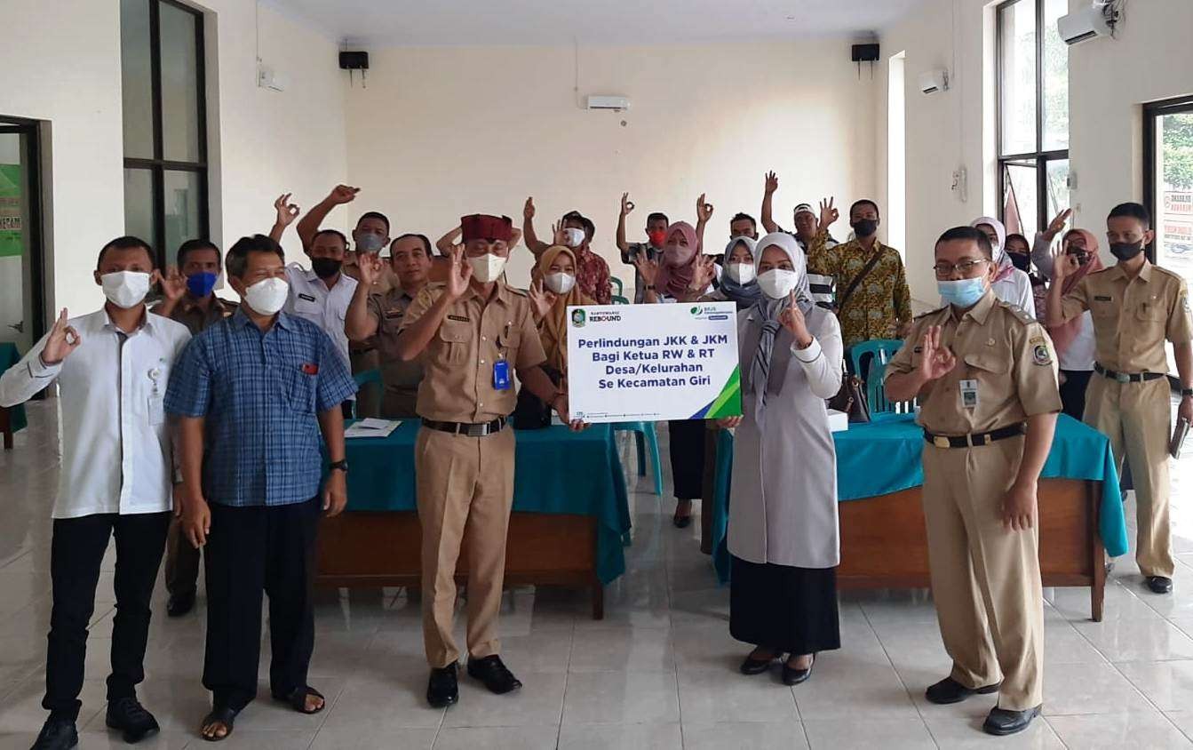 Peluncuran program perlindungan BPJS Ketenagakerjaan bagi Ketua RT dan RW se-Kecamatan Giri. (Foto: Istimewa)