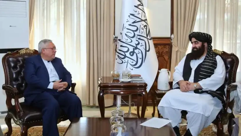 Pertemuan Menteri Luar Negeri Malaysia, Saifullah Abdullah dengan pejabat Kementerian Luar Negeri Afghanistan, Ahmad Azam Ab Rahman (Foto: Channel News Asia)