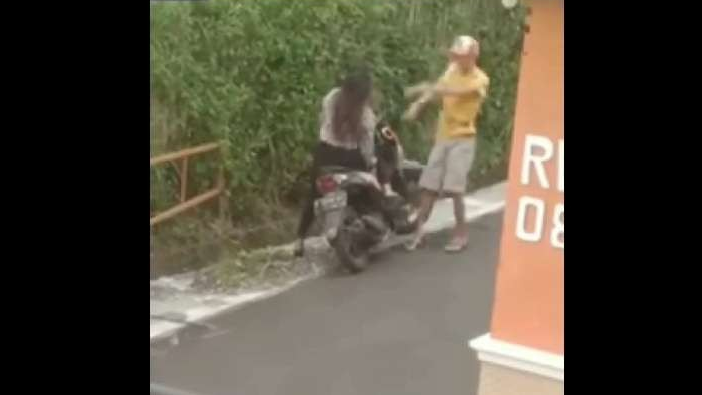 Tangkapan layar video pemukulan seorang pria kepada kekasihnya di Malang (Foto: istimewa)