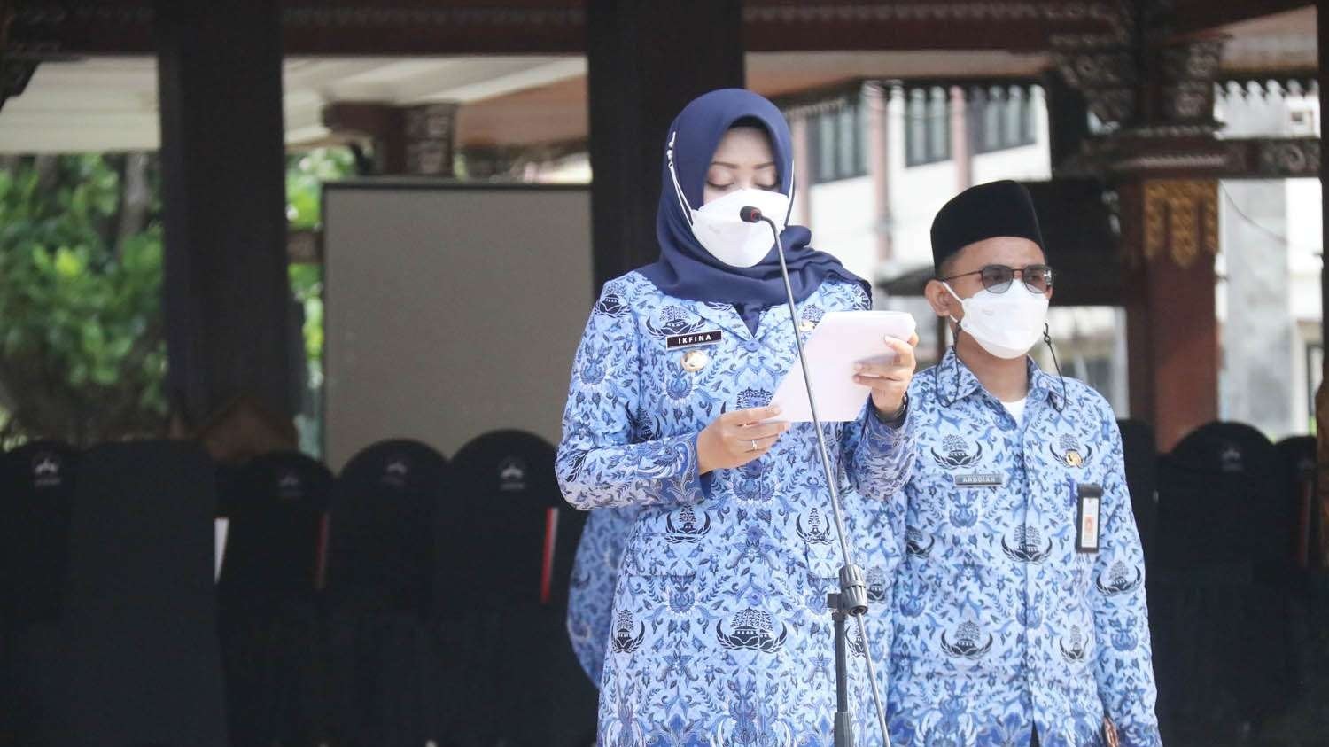 Bupati Mojokerto Ikfina Fahmawati pimpin Sumpah Janji Aparatur Sipil Negara (ASN) tahun 2022, pada Rabu 23 Februari 2022 pagi, di halaman Pemkab Mojokerto. (Foto: Istimewa)