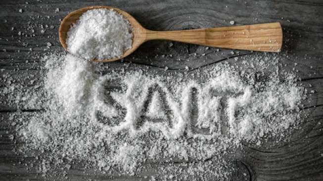Ilustrasi garam memiliki manfaat bagi tubuh, tapi ingat tidak boleh dikonsumsi secara berlebihan. (Foto: Istimewa)