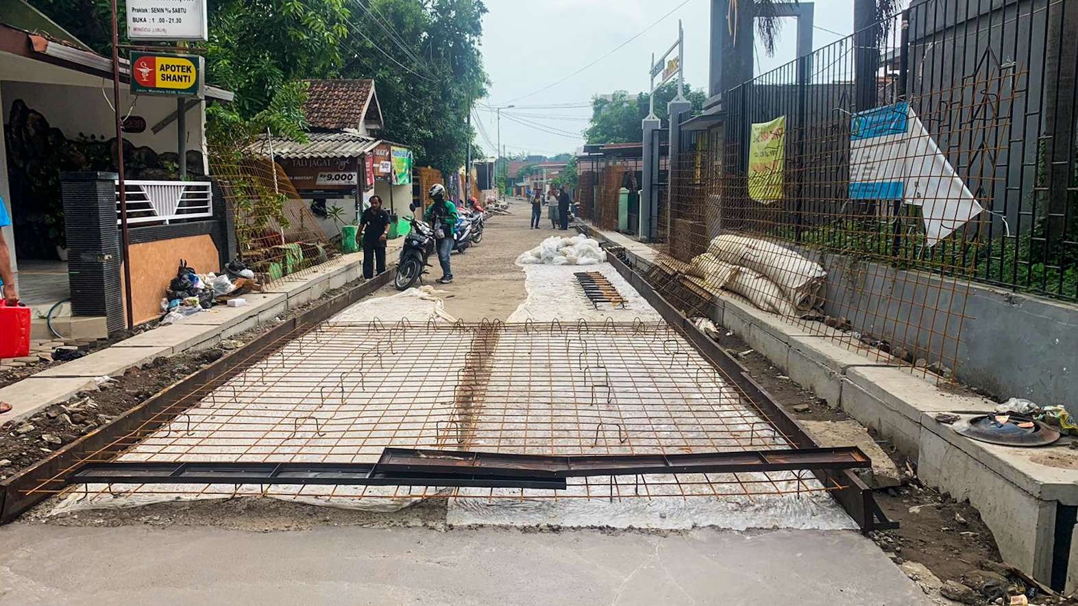 Salah Satu proyek betonisasi Pemkab Sidoarjo (Foto: Kominfo Sidoarjo)