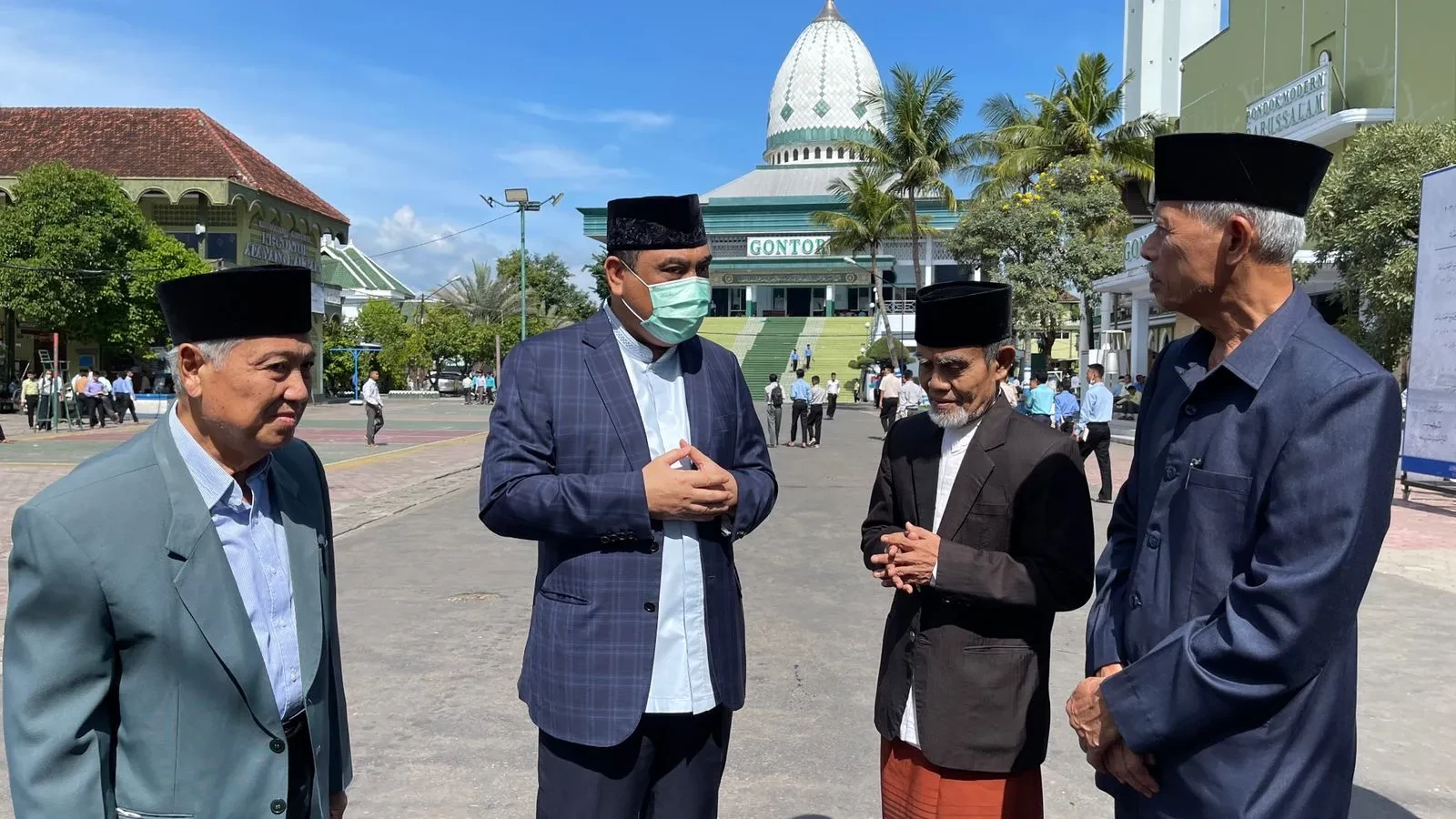 Wakil Ketua Umum Dewan Masjid Indonesia (DMI) Komjen Pol (Purn) Dr H Syafruddin saat silaturahmi ke Pondok Pesantren Gontor Ponorogo. (Foto: Istimewa)