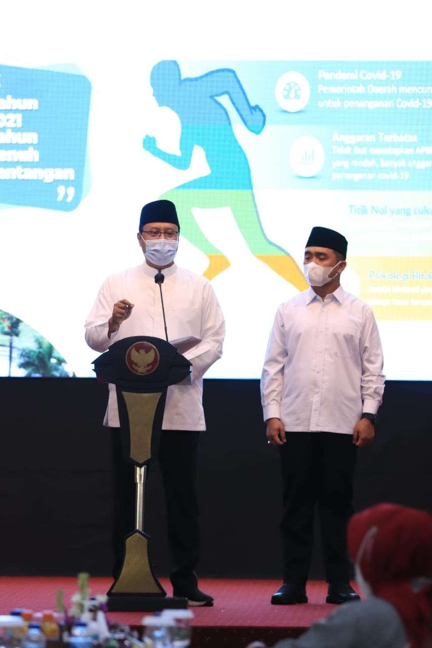 Gus Ipul dan Mas Adi memaparkan capaian kinerja 1 tahun pemerintahannya (Dinas Kominfo Kota Pasuruan)