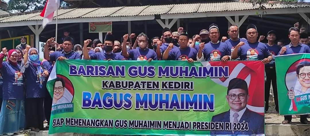 Barisan Gus Muhaimin deklarasi dukung Muhaimin Presiden 2024 di kediaman tokoh NU. (Foto: Fendhy Plesmana/Ngopibareng.id)