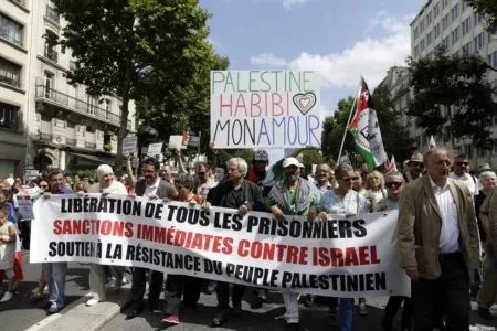 Presiden Prancis Emmanuel Macron akan bergerak untuk membubarkan Palestina Vaincra (Palestina Akan Menang) dan Comité Palestine Action (Komite Aksi Palestina). (Foto: reuters)