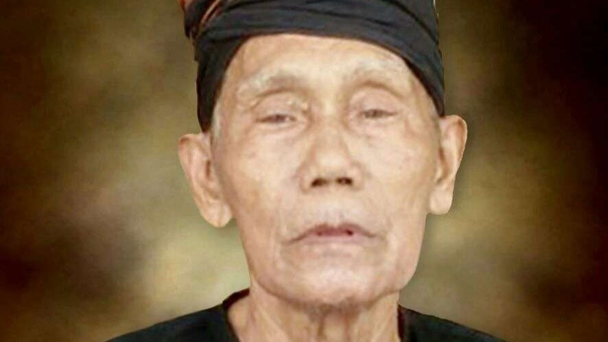 Tokoh pengikut ajaran Samin di Bojonegoro yaitu Mbah Hardjo Kardi, 87 tahun, tinggal di Dusun Jepang Desa/ Kecamatan Margomulyo  Bojonegoro. (Foto:dok kampung Samin/ngopibareng.id)