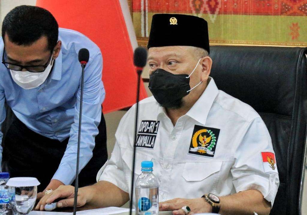 Ketua DPD RI, AA LaNyalla Mahmud Mattalitti bersama Sefdin Syaifudin saat mengelar Rapat Kerja bersama stakeholder Pelabuhan di Surabaya beberapa waktu lalu. (Foto: istimewa)