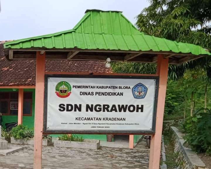 SD Ngrawoh akan jadi kenangan, karena bangunan ini akan tenggelam terkena dampak pembangunan Bendung Gerak Karaknongko. (Foto: Ahmad Sampurno/Ngopibareng.id)