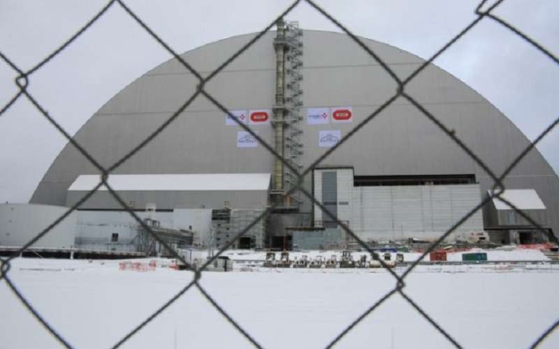 Foto yang diabadikan pada 29 November 2016 ini menunjukkan penutup pelindung baru pada reaktor nuklir Chernobyl No.4 yang hancur di PLTN Chernobyl, yang terletak 110 kilometer di utara Kiev, ibu kota Ukraina. (Foto: Ant)
