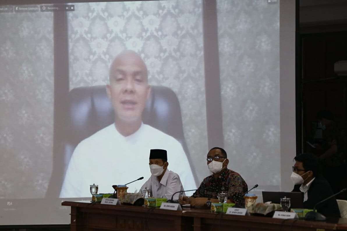 Gubernur Jawa Tengah Ganjar Pranowo saat menghadiri pelantikan pengurus BPD HIPMI Jawa Tengah secara daring, Jumat 4 Maret 2022. (Foto: Istimewa)