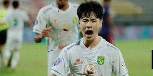 Taisei Marukawa mencetak gol penyeimbang ke gawang Persita Tangerang
