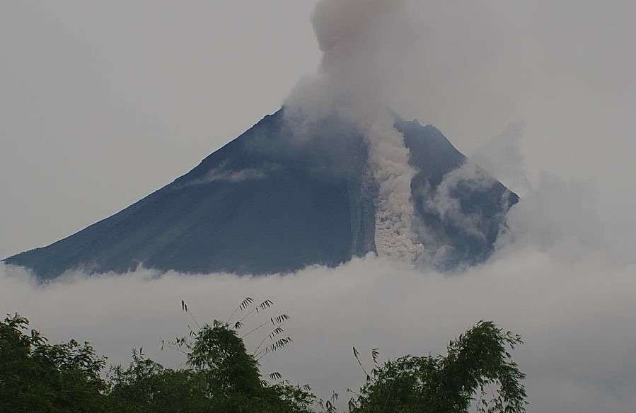 Gunung Merapi muntahkan material vulkanis sebanyak 81 kali. (Foto: BPPTKG)