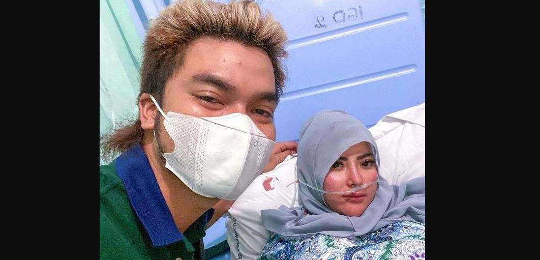 Ayu Aulia saat dirawat di Rumah Sakit Abdi Waluyo, Menteng, Jakarta Pusat, pada 22 Februari 2022. (Foto Instagram Fahmi)