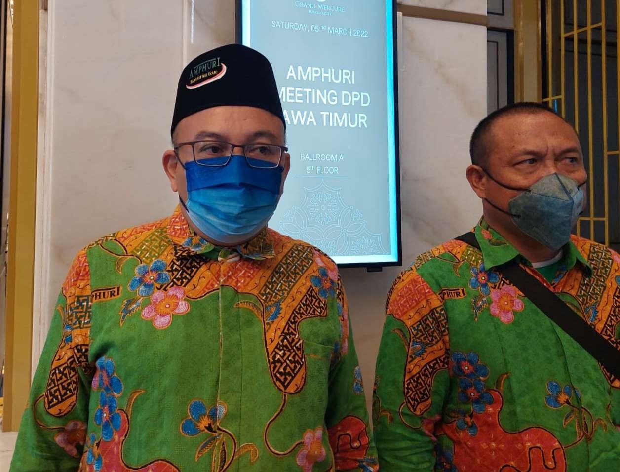 Ketua Amphuri DPD Jatim HM Sufyan Arif (kiri) saat ditemui wartawan dalam sebuah acara. (Foto: Istimewa)