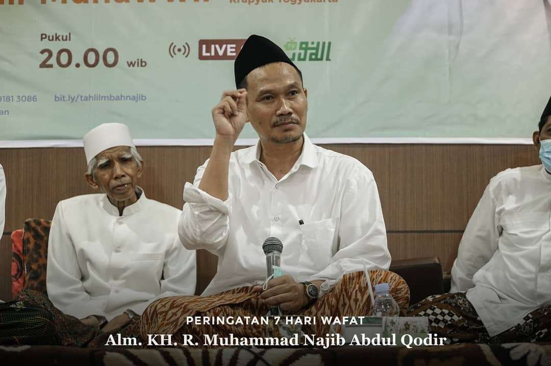 KH Ahmad Bahauddin Nurslaim (Gus Baha) saat memberikan ceramah di Pesantren Al-Munawwir Krapyak Jogjakarta. (Foto: Istimewa)