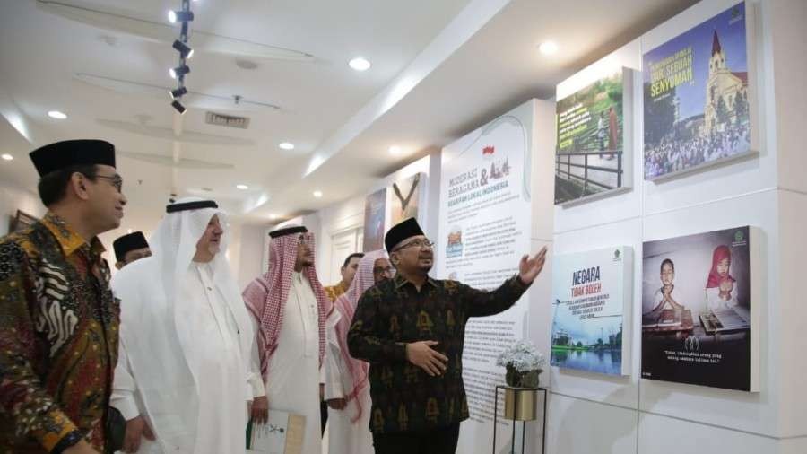 Menteri Agama Yaqut Cholil Qoumas terima kunjungan Dubes Arab Saudi untuk Indonesia, Syekh Essam bin Abed Al-Taqafi. (Foto: Kemenag)