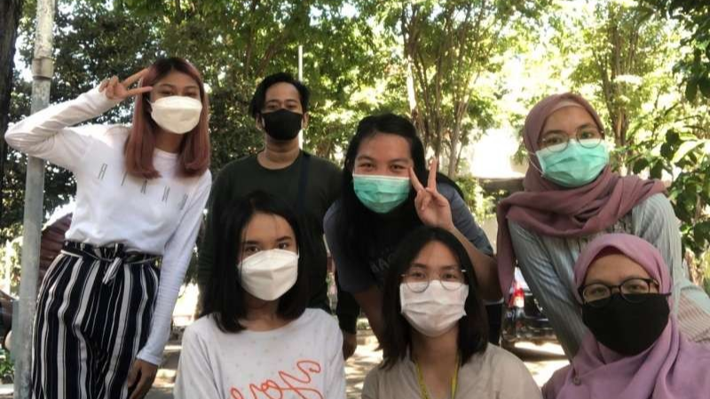 Beberapa anggota komunitas Universitas Airlangga Peduli Hewan. (Foto: Istimewa)