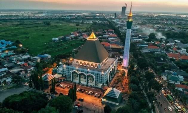 Masjid Agung Gresik, panorama indah. (Foto: Travellers)