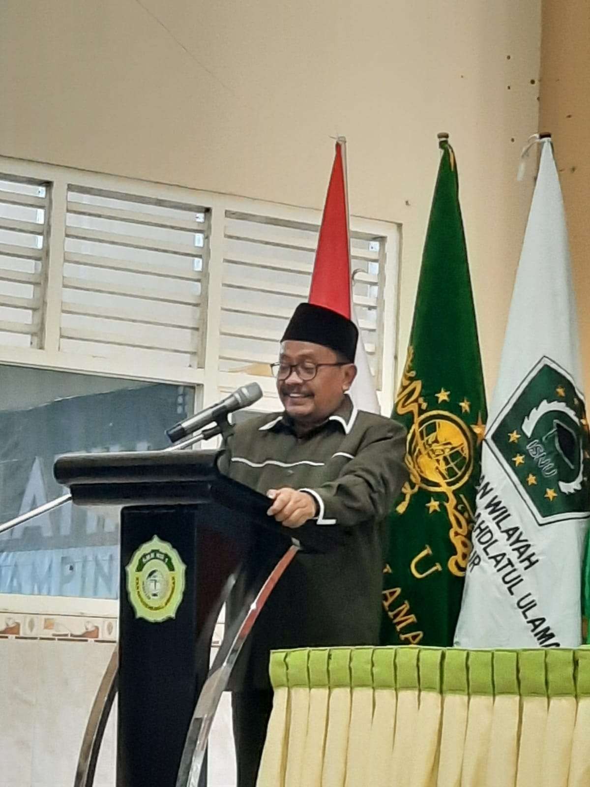 Ketua PW Ikatan Sarjana Nahdlatul Ulama (ISNU) Jawa Timur Prof M Mas'ud Said, PhD, di hadapan ratusan Pendamping Proses Produksi Halal (PPH) di Kabupaten Lamongan. (Foto: Istimewa)