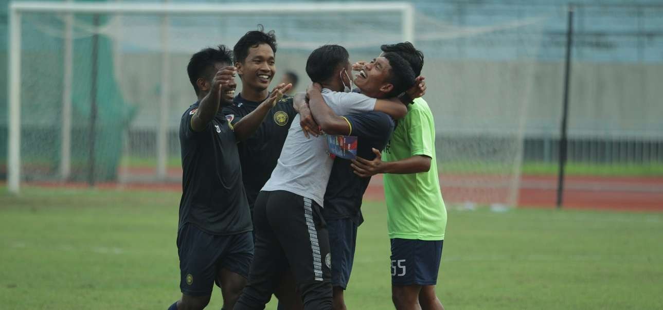 Kebahagiaan para pemain Matam Utama setelah sukses menembus semifinal Liga 3 nasional. (Foto: pssi.org)