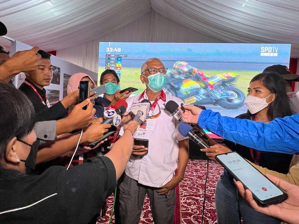 Direktur MGPA Priandhi Satria saat memberikan keterangan pers, Jumat 18 Maret 2022 di Media Center Indonesia. (Foto: Istimewa)