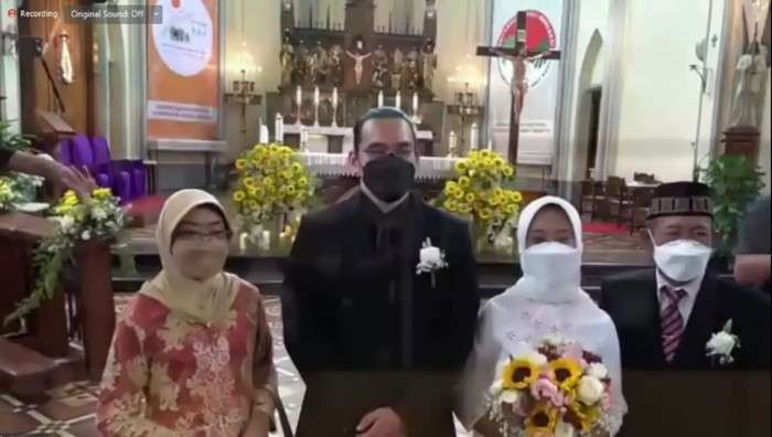 Pernikahan beda agama Staf Khusus (Stafsus) Ayu Kartika Dewi dan Gerald Sebastian. (Foto: Istimewa)