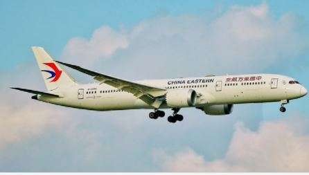 Pesawat China Eastern Airlines  jatuh di dekat Kota Guangxi, China Barat Daya, Senin, 21 Maret 2022. 132 penumpang termasuk 9 kru pesawat meninggal. (Foto: twitter)