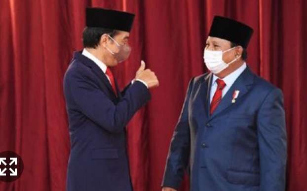 Ketua DPP Grendra sekaligus Menhan Prabowo Subianto bersama Presiden Joko Widodo dalam suatu acara di Kampus Universitas Pertahanan. (Foto: dok Setpres)