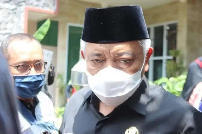 Bupati Malang, Muhammad Sanusi saat berkunjung ke Kampung Glintung, Kota Malang (Foto: Lalu Theo/ngopibareng.id)