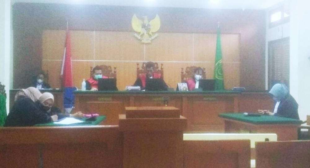 Sidang kasus penipuan yang menyeret mantan anggota DPRD Kota Pasuruan. (Foto: Istimewa)