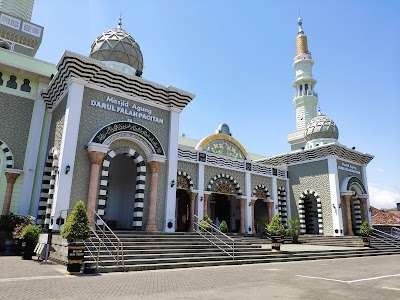 Masjid Agung Pacitan. (Foto: Travellers)