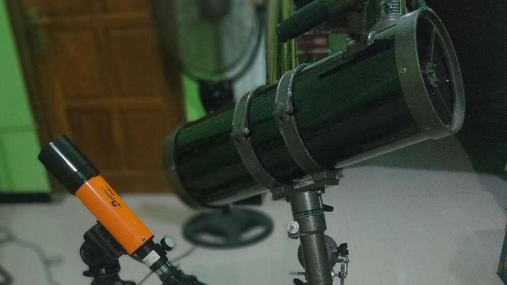 Peralatan moderen teleskop milik Kemenag Lamongan siap dipergunakan rukyatul hilal (Foto : Dok Kemenag Lamongan)