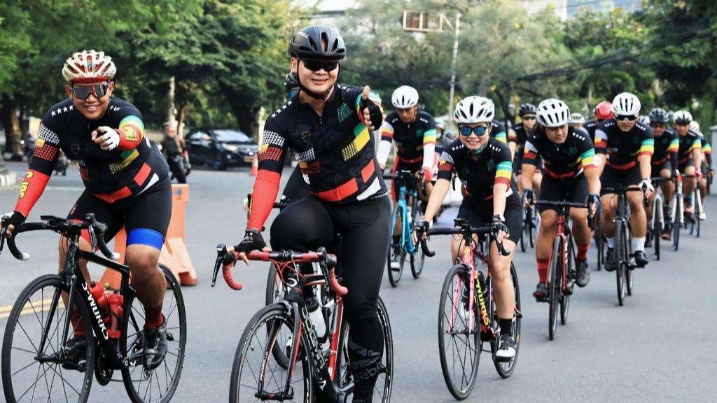 Gowes bareng launching jersey CJPC diikuti 50an cyclist yang mayoritas anggota Polri