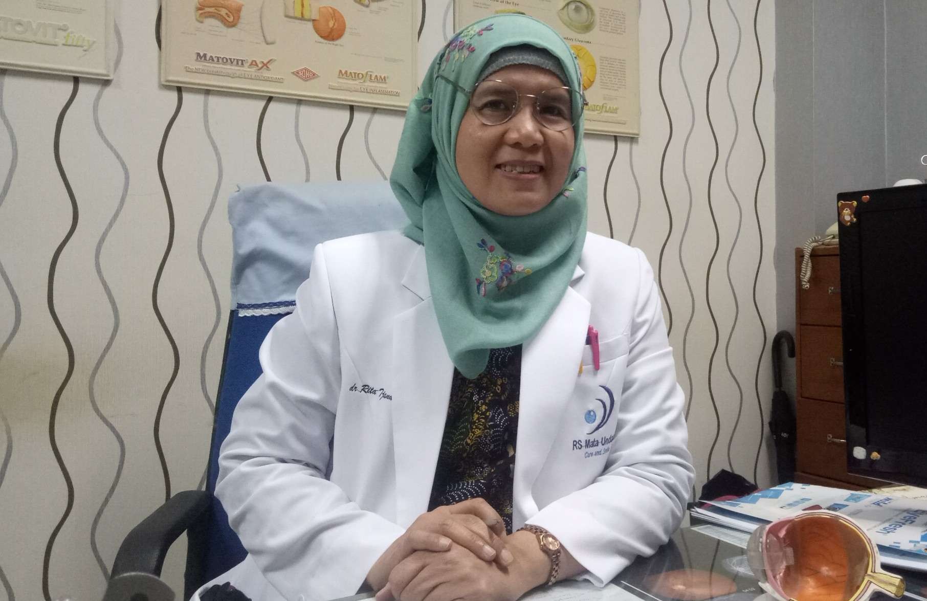 Dokter Rita Tjandra, dokter spesialis mata RS Mata Undaan Surabaya. (Foto: Pita Sari/Ngopibareng.id)