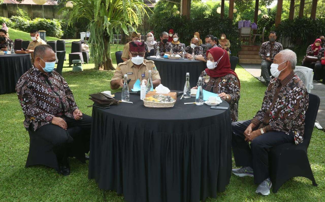 Bupati Sleman Kustini Sri Purnomo bertemu Sekda Banyuwangi di Pendopo Banyuwangi. (Foto: Istimewa)