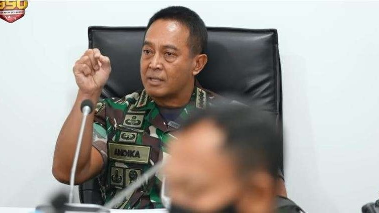 Panglima TNI Jenderal Andika Perkasa saat memimpin rapat koordinasi penerimaan TNI. (Foto: Tangkapan layar)