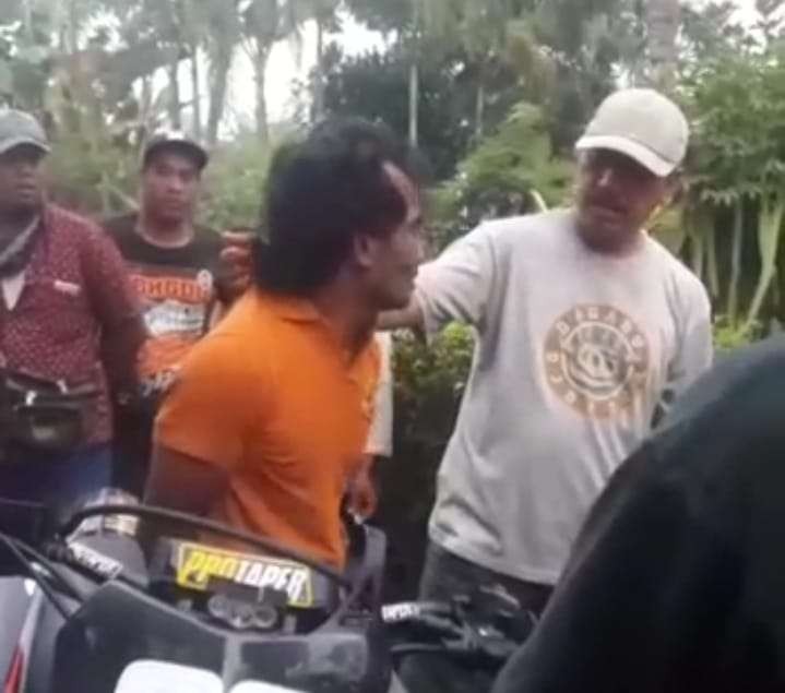 Tersangka TP tertangkap warga saat mencuri sepeda motor di pasar  (Foto:Istimewa)